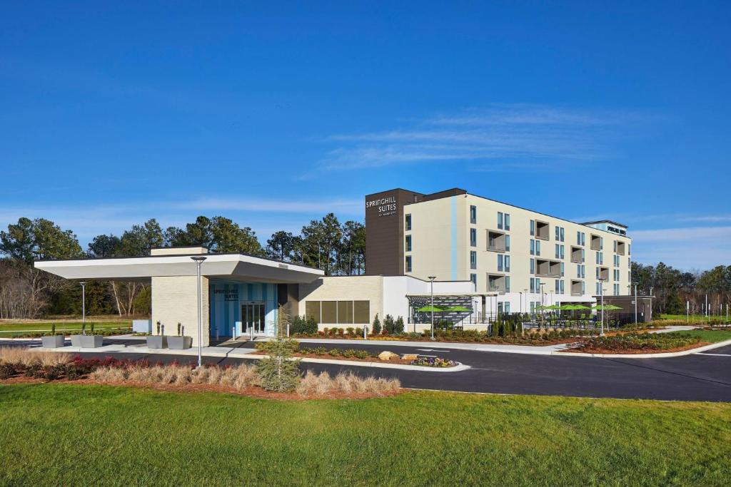 SpringHill Suites Charlotte at Carowinds Image