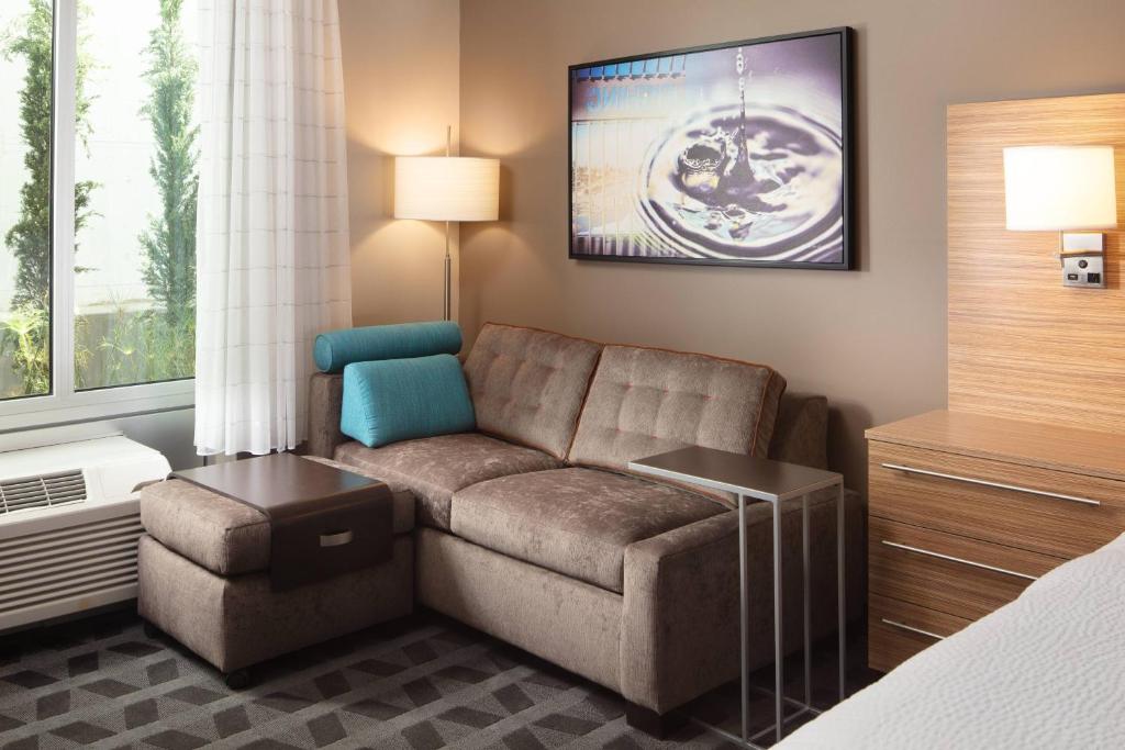 TownePlace Suites by Marriott San Diego Downtown Image