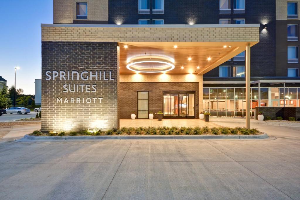 SpringHill Suites by Marriott Cincinnati Blue Ash Image