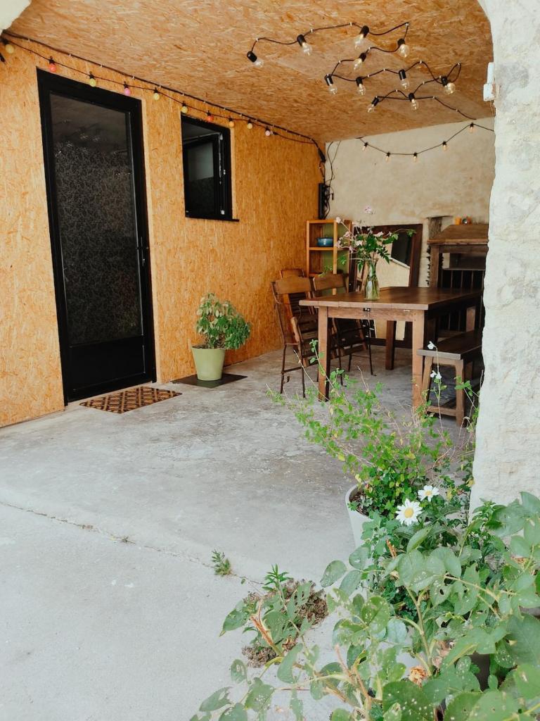 Agréable maisonnette en duplex, avec patio proche mer 8