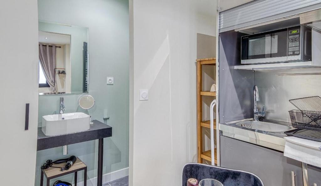 Appartements Emile Fourcand -Your Bordeaux Home 7