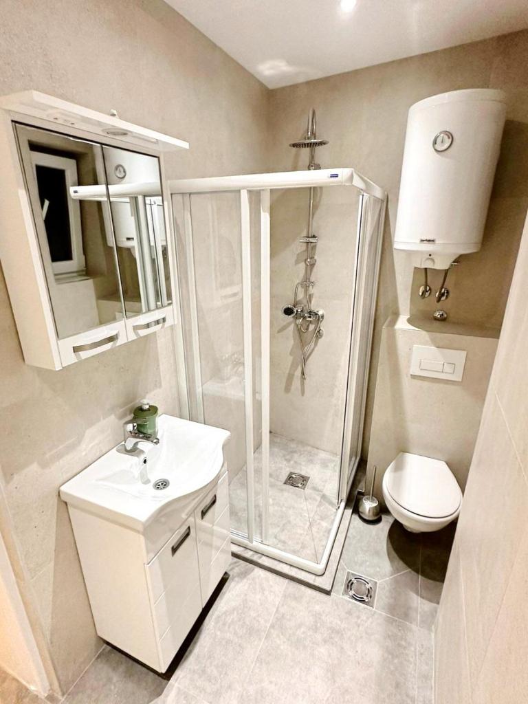 Modern Central Apartments RENOVATED 3