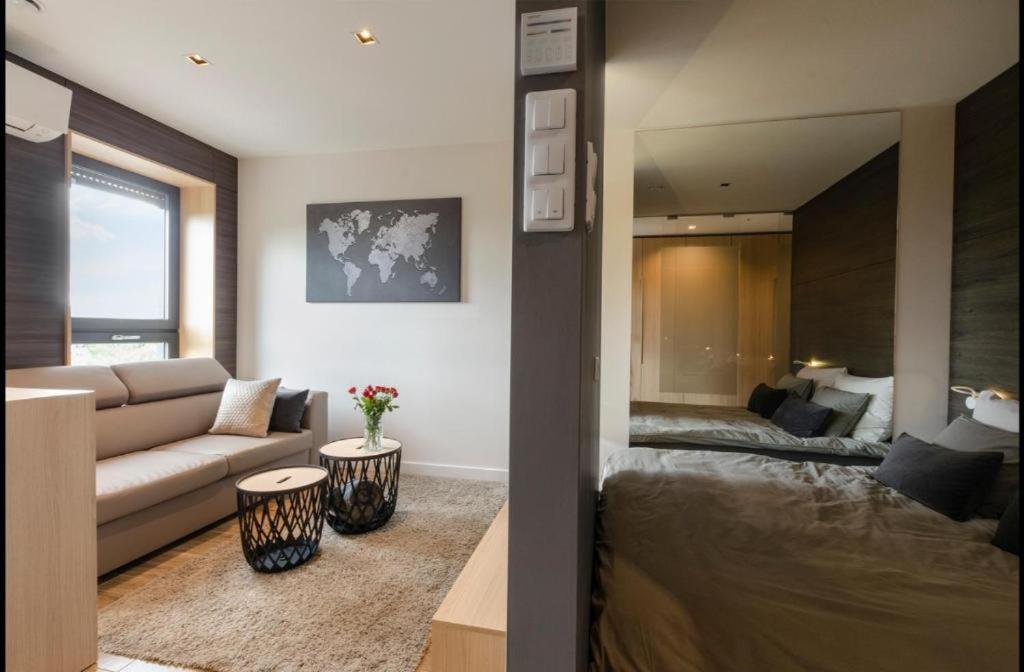 LupoApartments z Klimatyzacją do wyboru z Jacuzzi Pole Dance Parking Dostęp na Kod 2