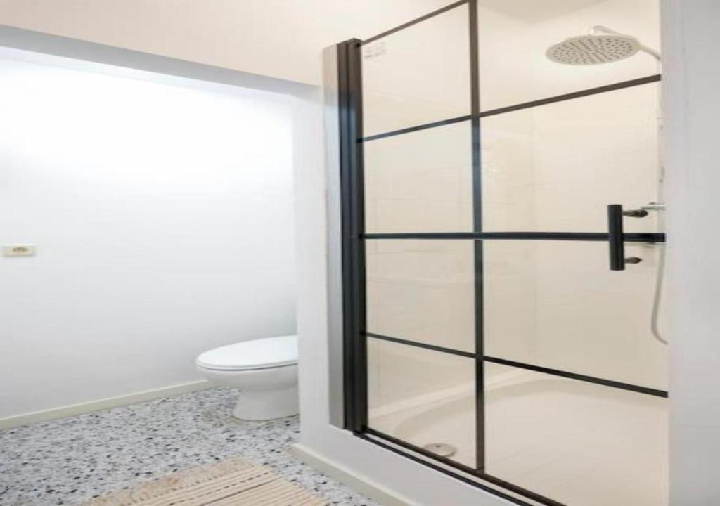 Top Location - City Center 1BR with Stylish Decor 3