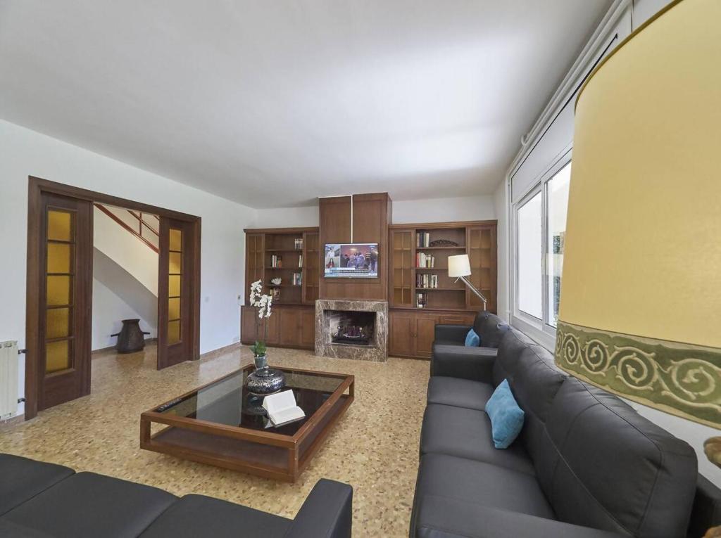 Villa Julia | 14pax. 5' sea & train 6