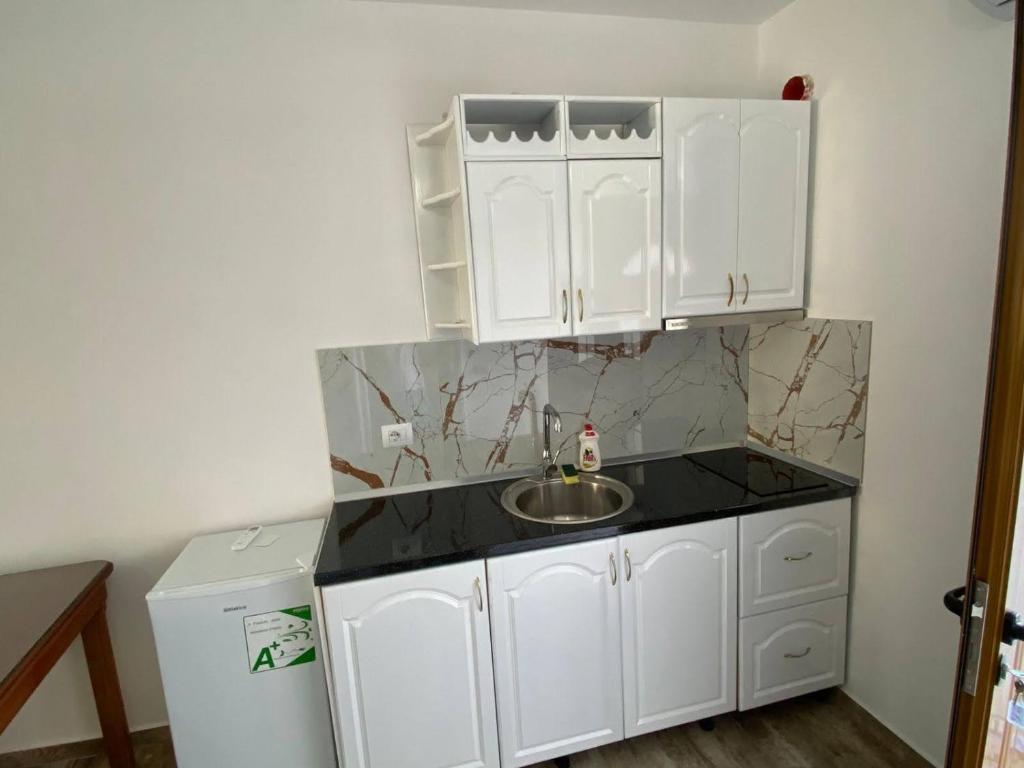 Sea Holiday Apartments 4