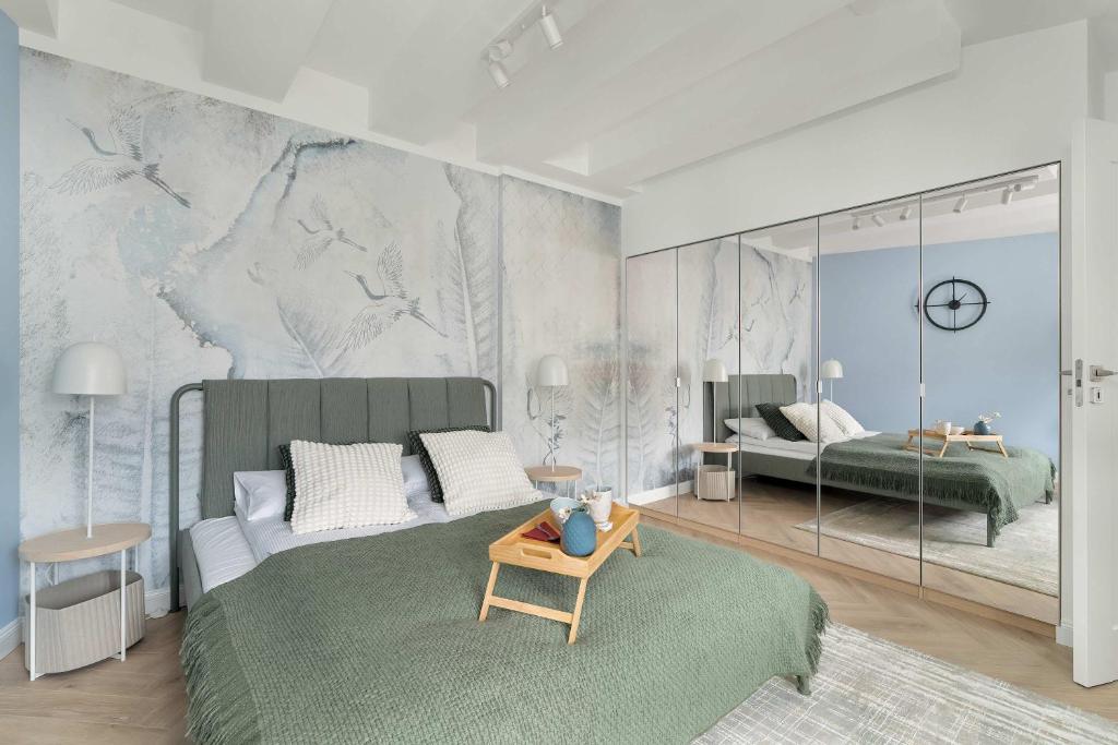 Przestronny Apartament z Biurkiem w Centrum Poznania Blisko Rynku i Parku by Noclegi Renters 2