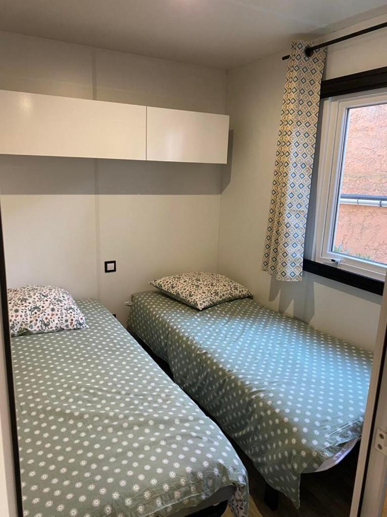 Photo de la galerie de l'établissement Mobile-Home 6 pers Camping 4 Etoiles 66140 Idéal Familles, à Canet 25 autres photos