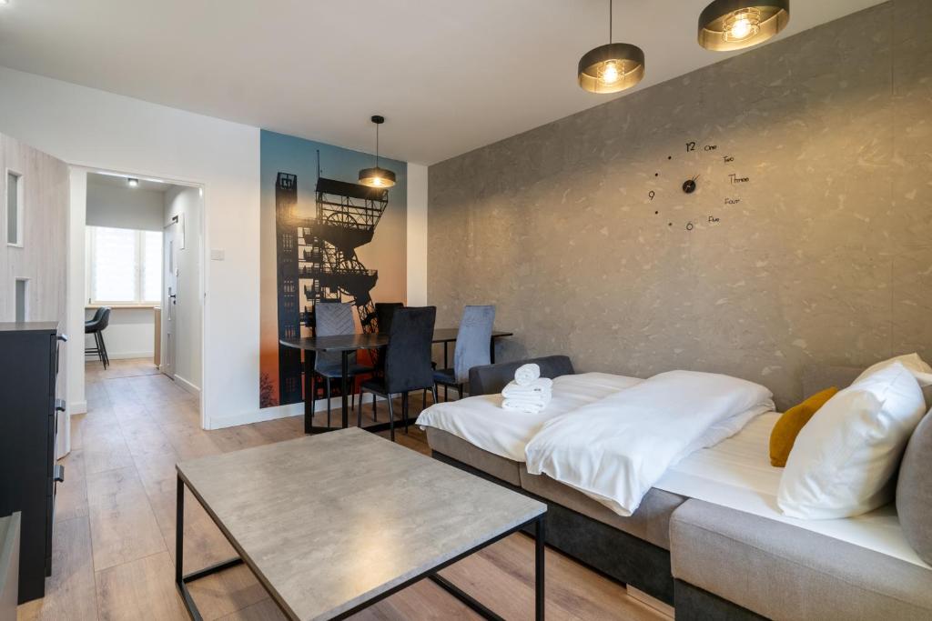 Spodek Homely Apartment by BookingHost 4