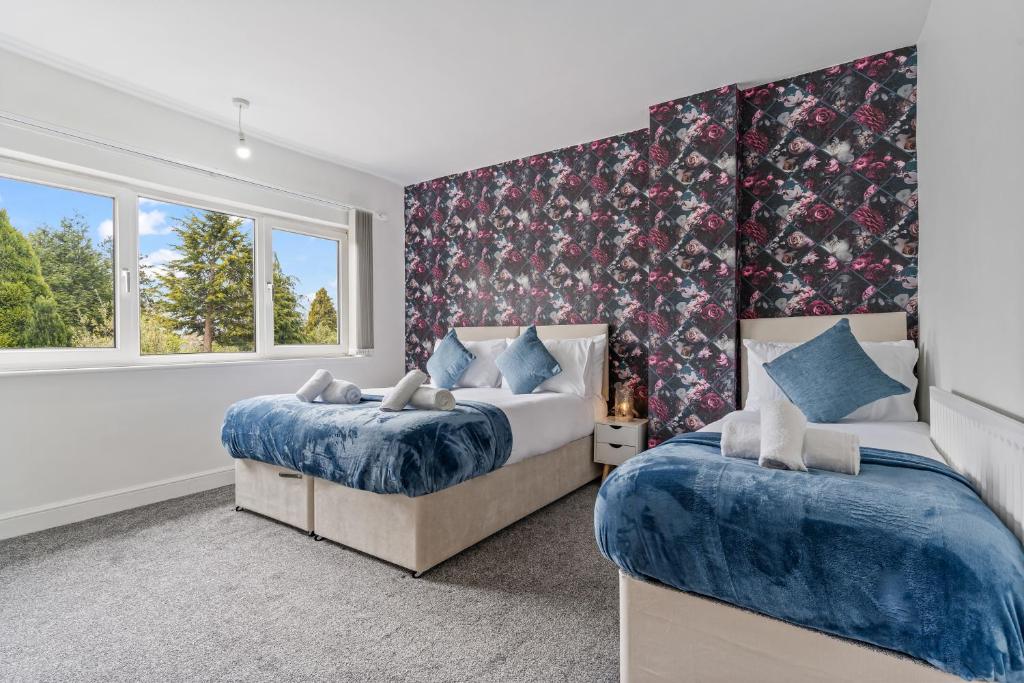 2 Van Parking - 3 Bedroom Home 2 Kings 2 Singles 4 TO 6 Beds - Fantastic House NR Edgbaston Moseley Kings Heath Digbeth Lawley Middleway Curzon Street- Solihull-NEC-JLR-BHX HS2 Works and More - by Samina Arz Stays 5