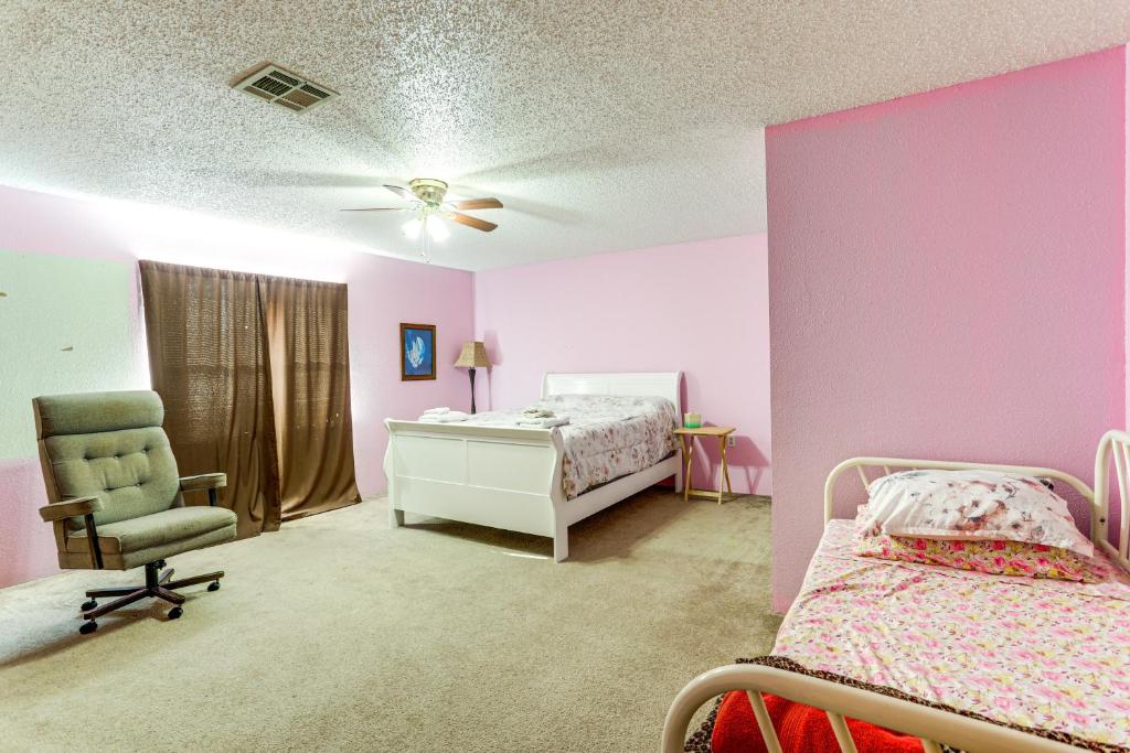 5 Mi to French Quarter: Central NOLA Home w/ Decks 7