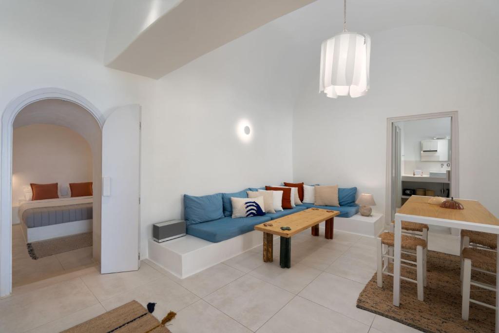 Kalyva Cycladic house - Oia Santorini 6