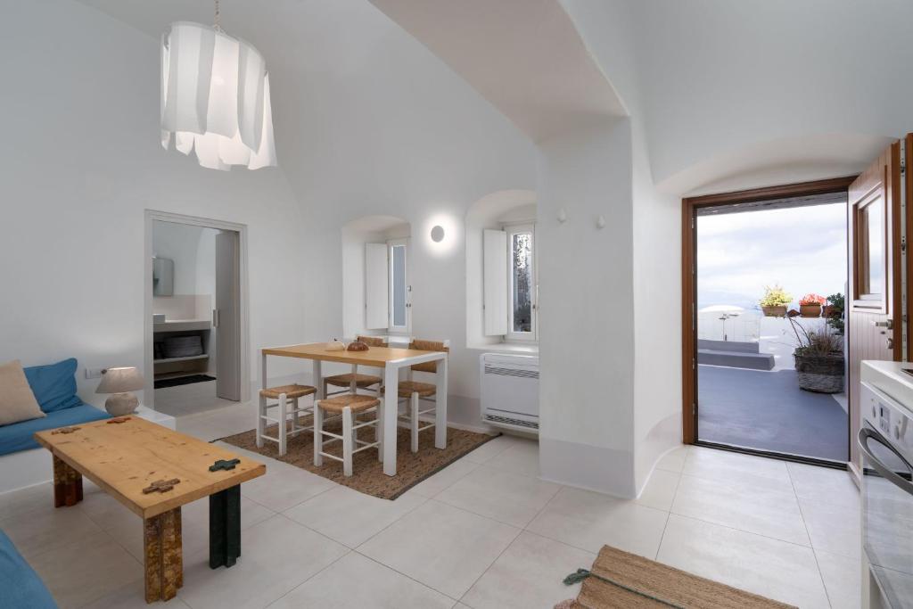 Kalyva Cycladic house - Oia Santorini 8