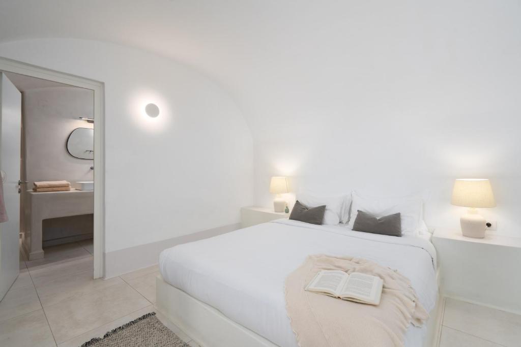 Kalyva Cycladic house - Oia Santorini 8