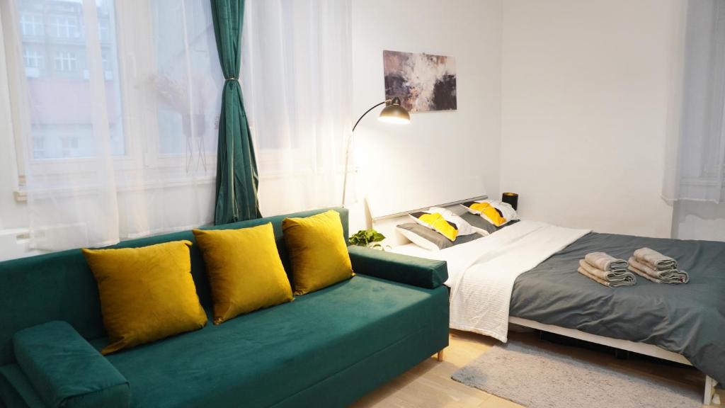 Quiet cozy apartment in the center 2