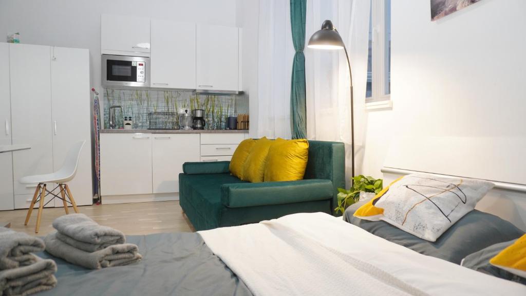Quiet cozy apartment in the center 4