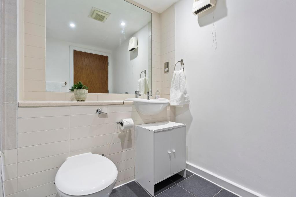 Birmingham City Centre 2BR apartment & Free Netflix 3