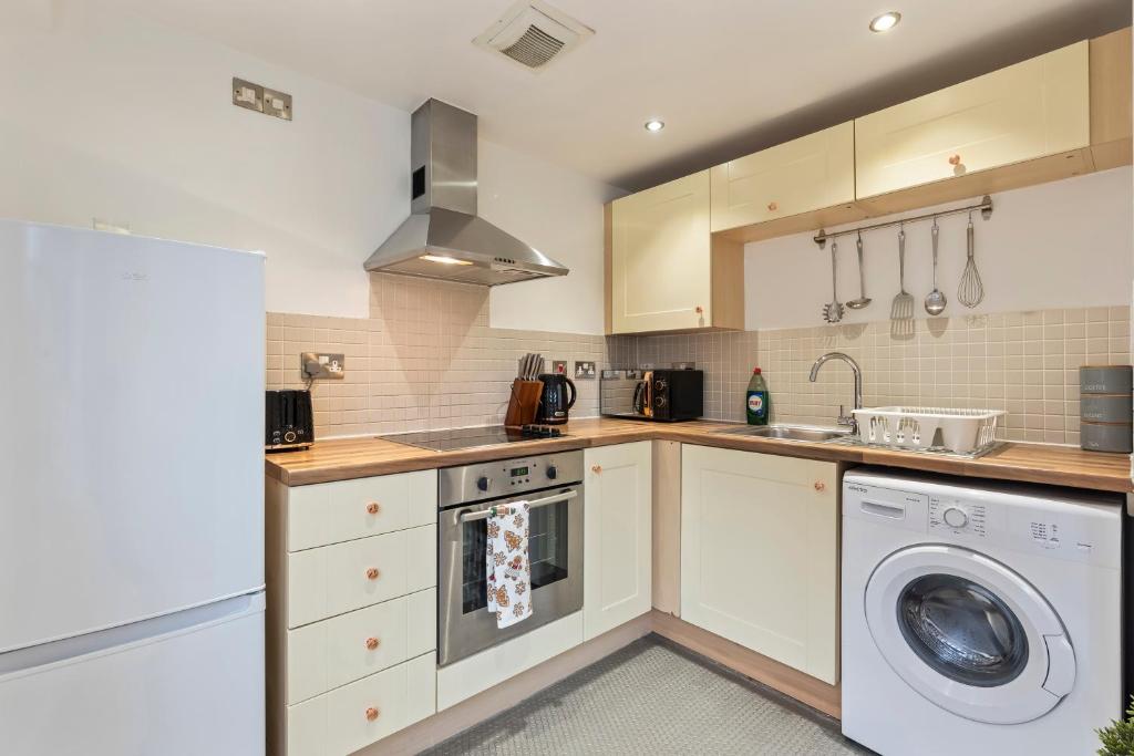 Birmingham City Centre 2BR apartment & Free Netflix 8