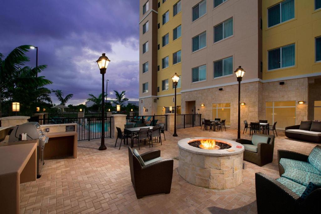 Residence Inn by Marriott Miami Airport West/Doral Image