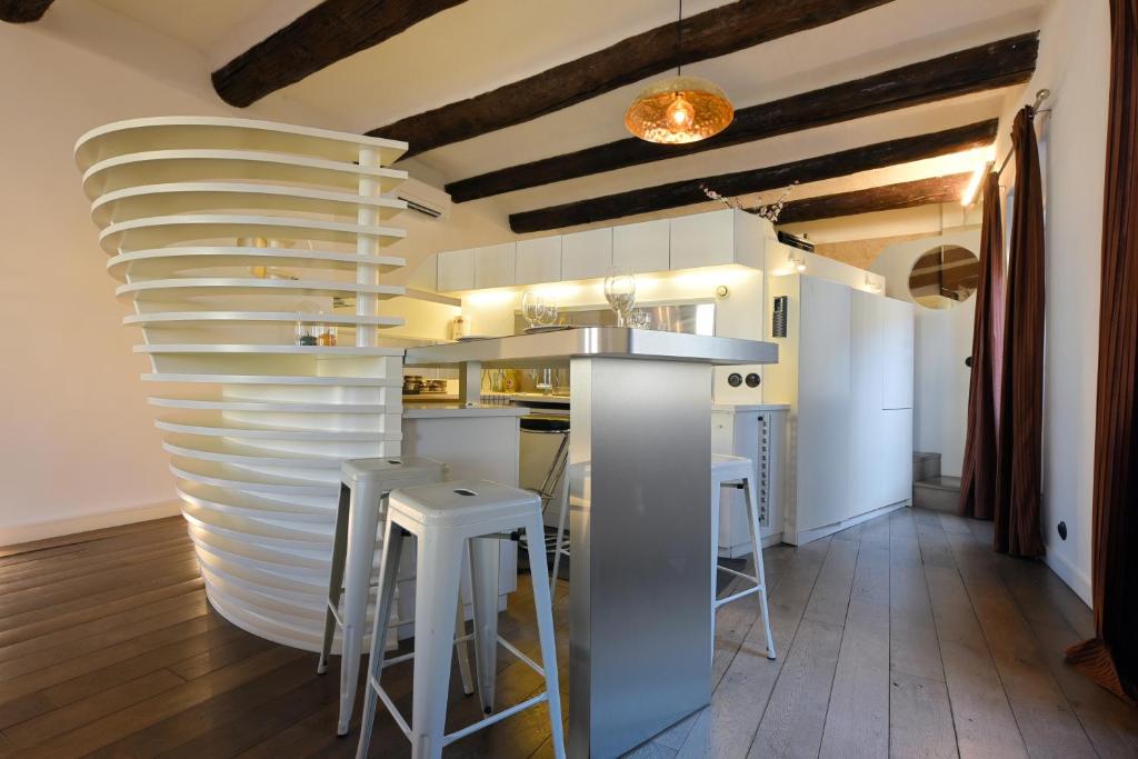 Vieux-Port Magnifique Appartement Loft 7