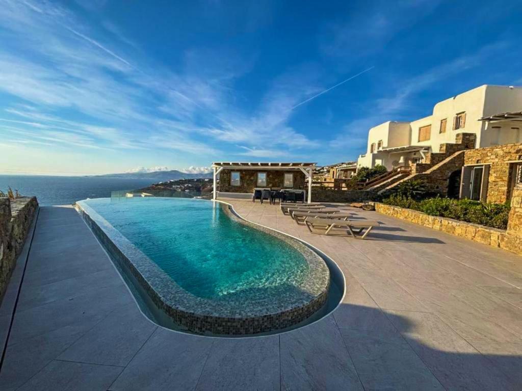 White Rock Suites & Villas