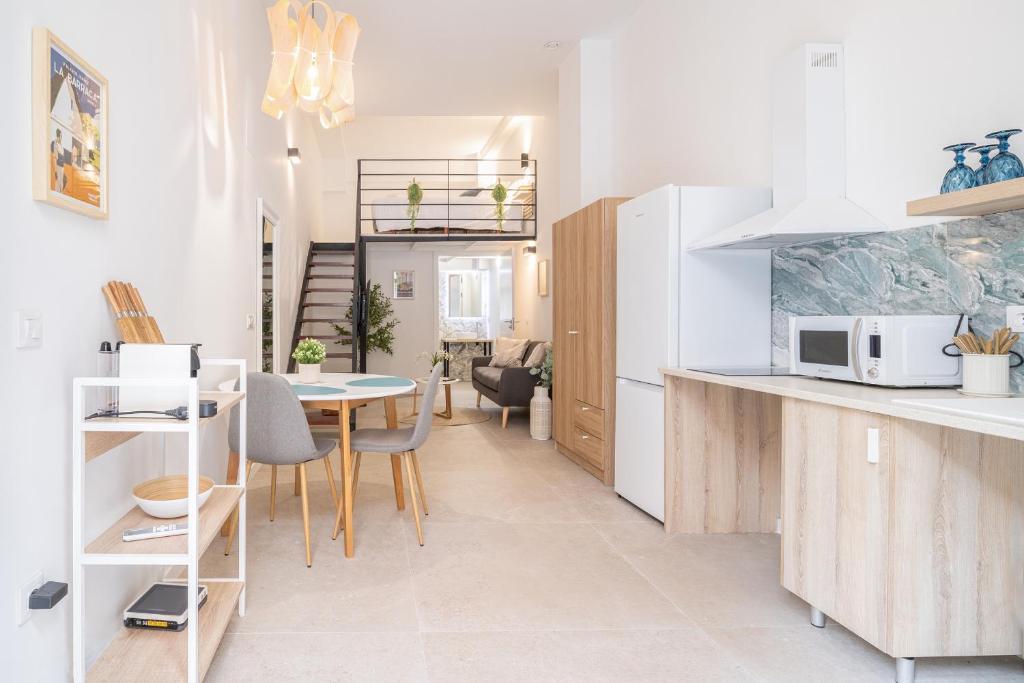 RM1 - Loft Valencia cómodos estudios dúplex cerca a la Avenida del Puerto 4