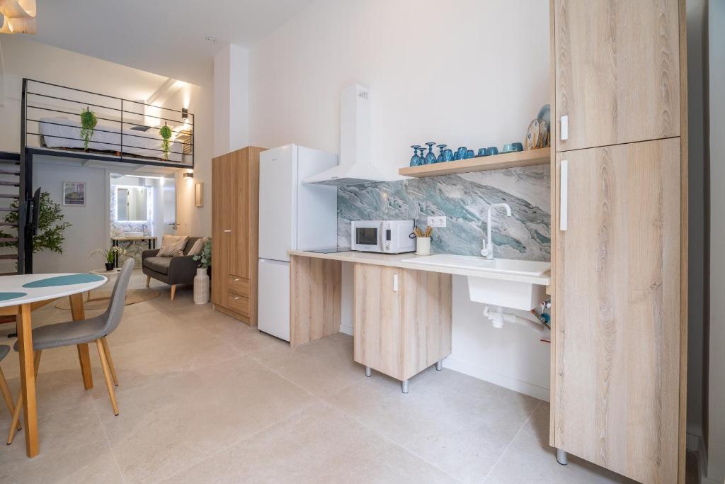 RM1 - Loft Valencia cómodos estudios dúplex cerca a la Avenida del Puerto 8
