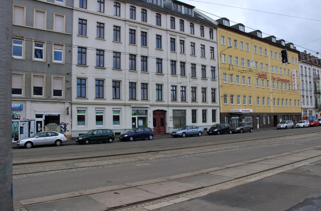 Leon Apartments 4