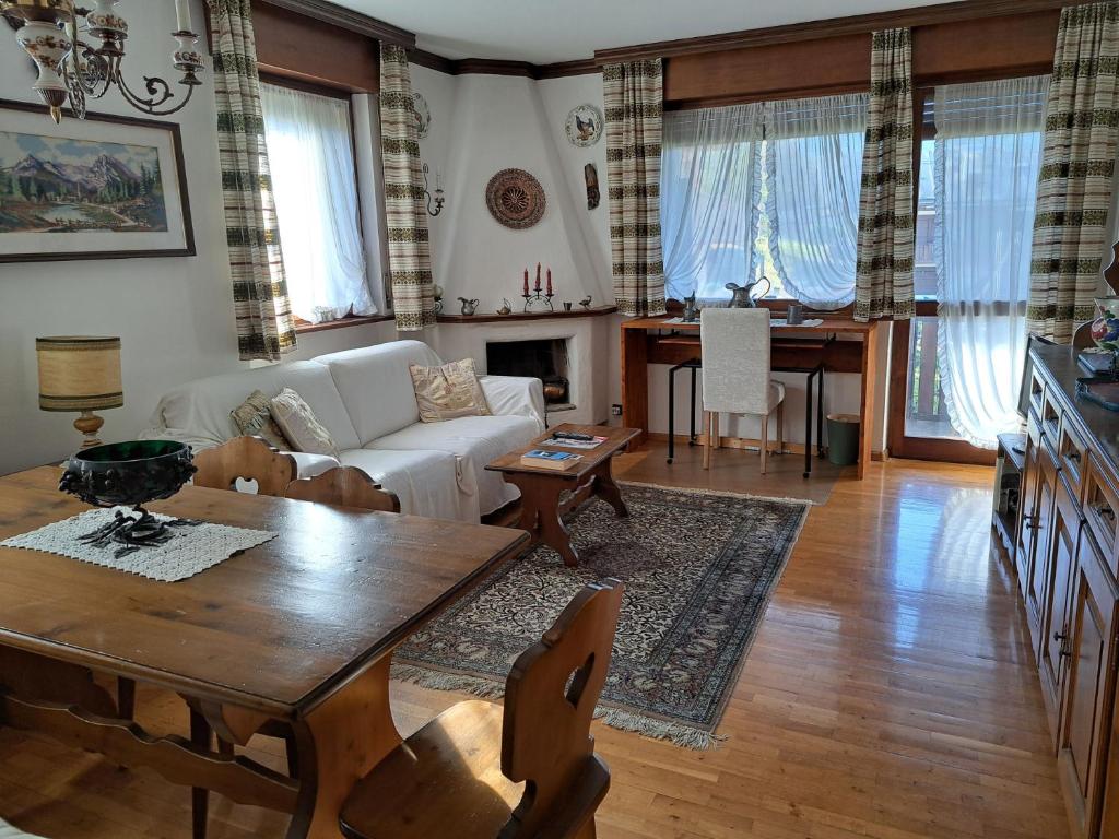 Appartamento Croda with Large Panoramic Terrace and Private Garage