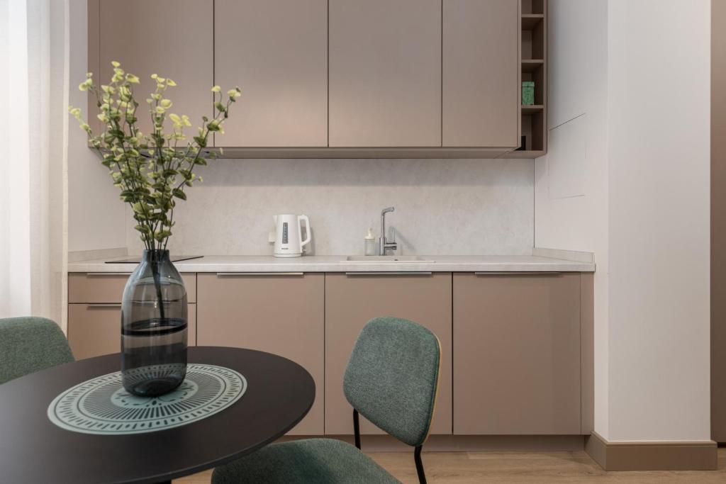 M4 City Centre Studio Apartments - 5 min to Old Town 7