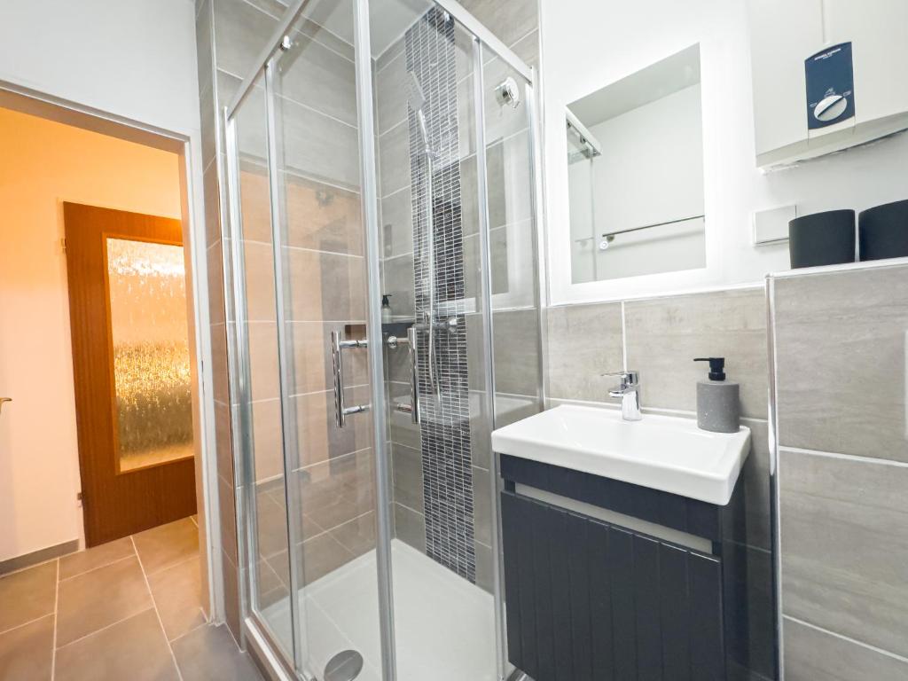 MOIN Apartments - Privater Parkplatz & Balkon, WiFi und TV 3