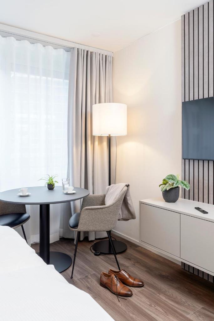 CITY STAY - Papieri-Ring 7