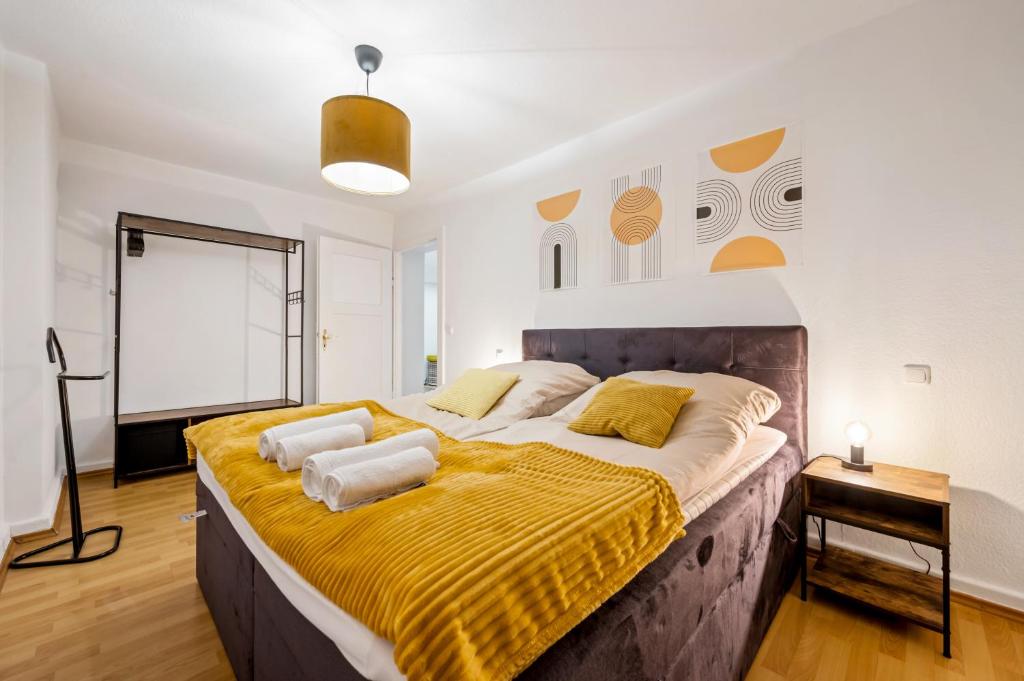 Cosy & Central, 500m from Main Station, Perfect for Work & Stay 2