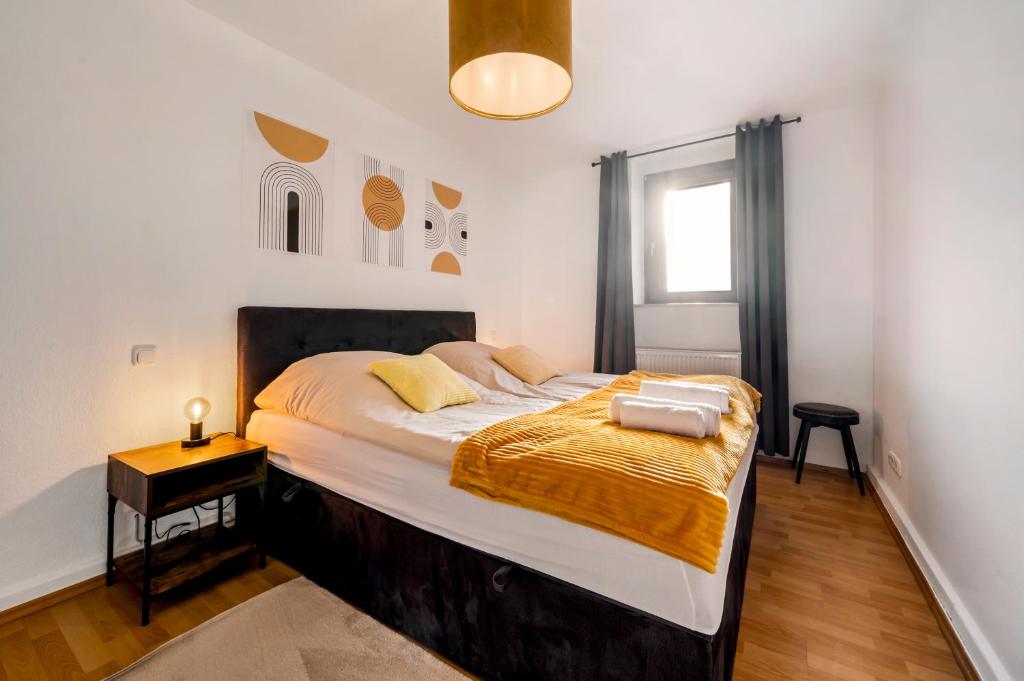 Cosy & Central, 500m from Main Station, Perfect for Work & Stay 1