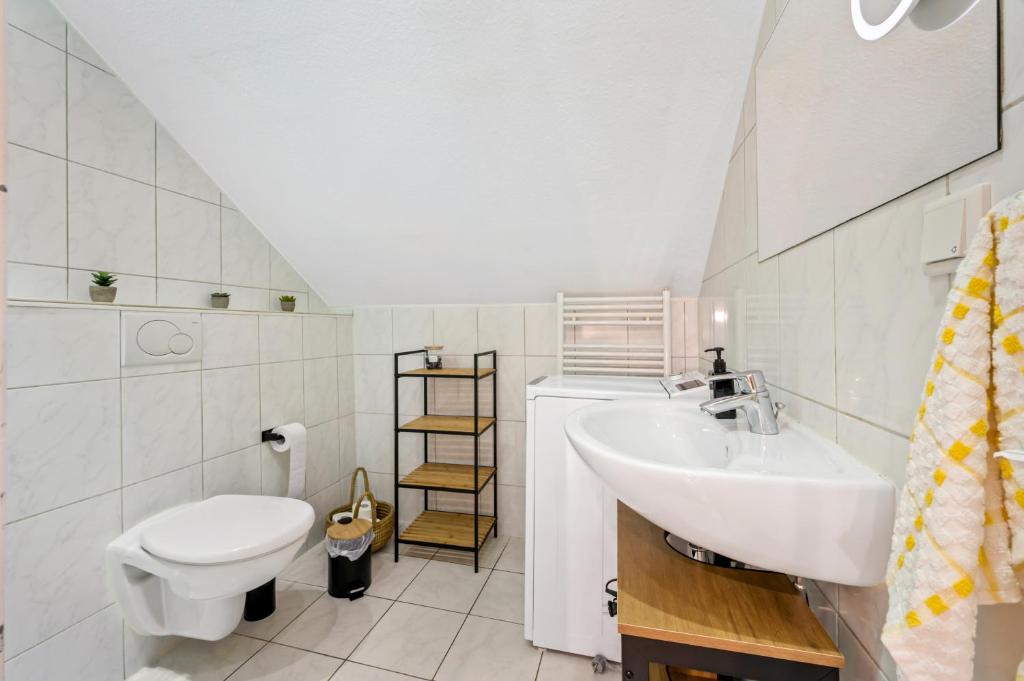 Cosy & Central, 500m from Main Station, Perfect for Work & Stay 6