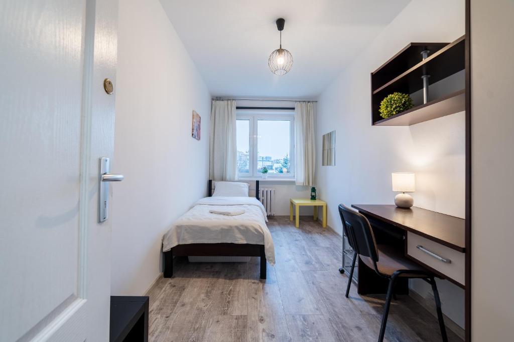 Grunwald Spacious Apartment by BookingHost 7