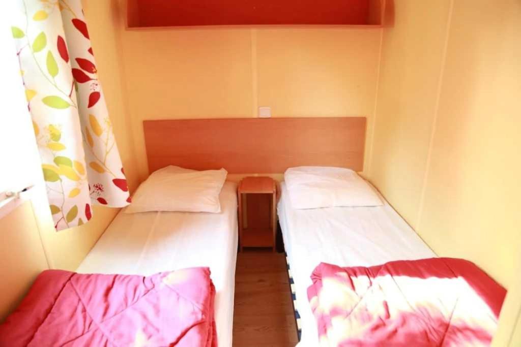 Photo de la galerie de l'établissement Camping 4 étoiles - Piscine - ccaffbg, à Villeneuve-lès-Béziers