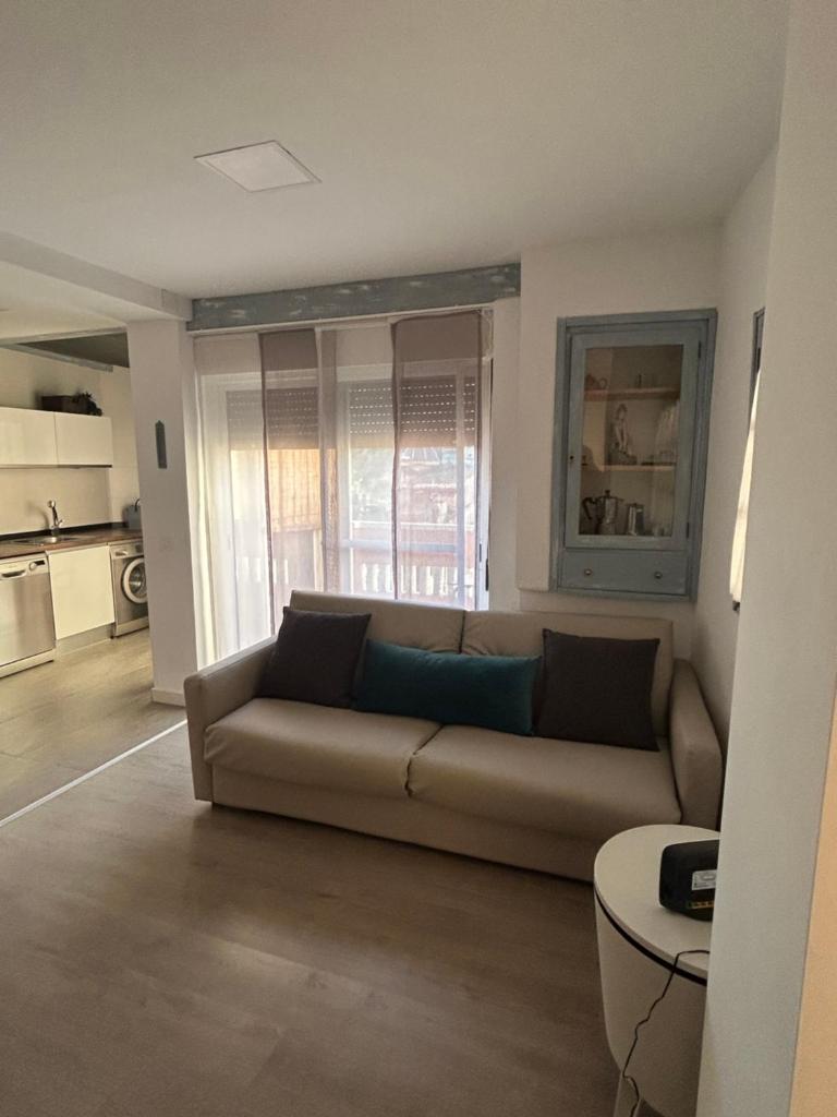 Acogedora y moderna casa en pueblo 1