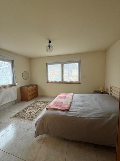 a cozy and quiet home 6