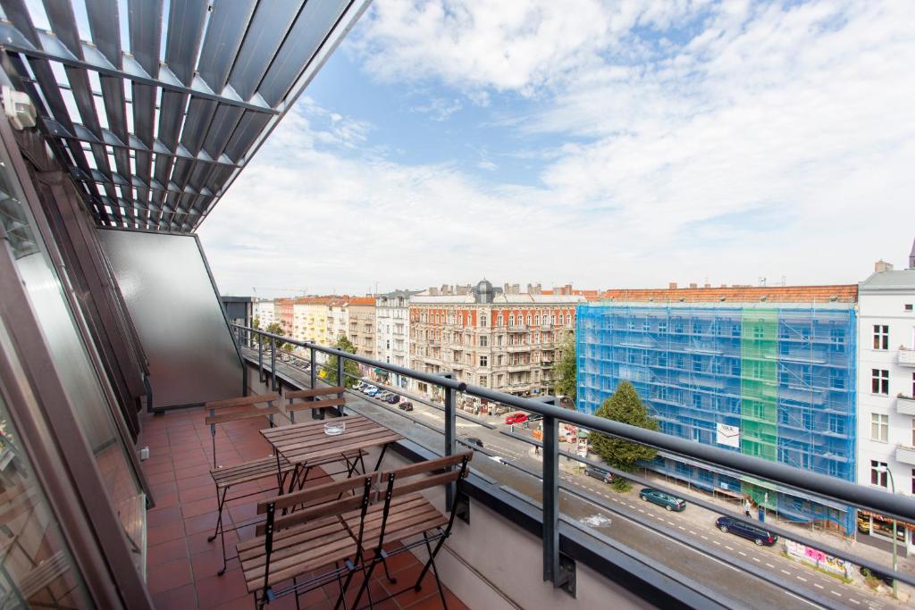 The Danziger, 2 unique roof top units in PrenzlauerBerg, group & family friendly, from 2 up to 7 Guests 6