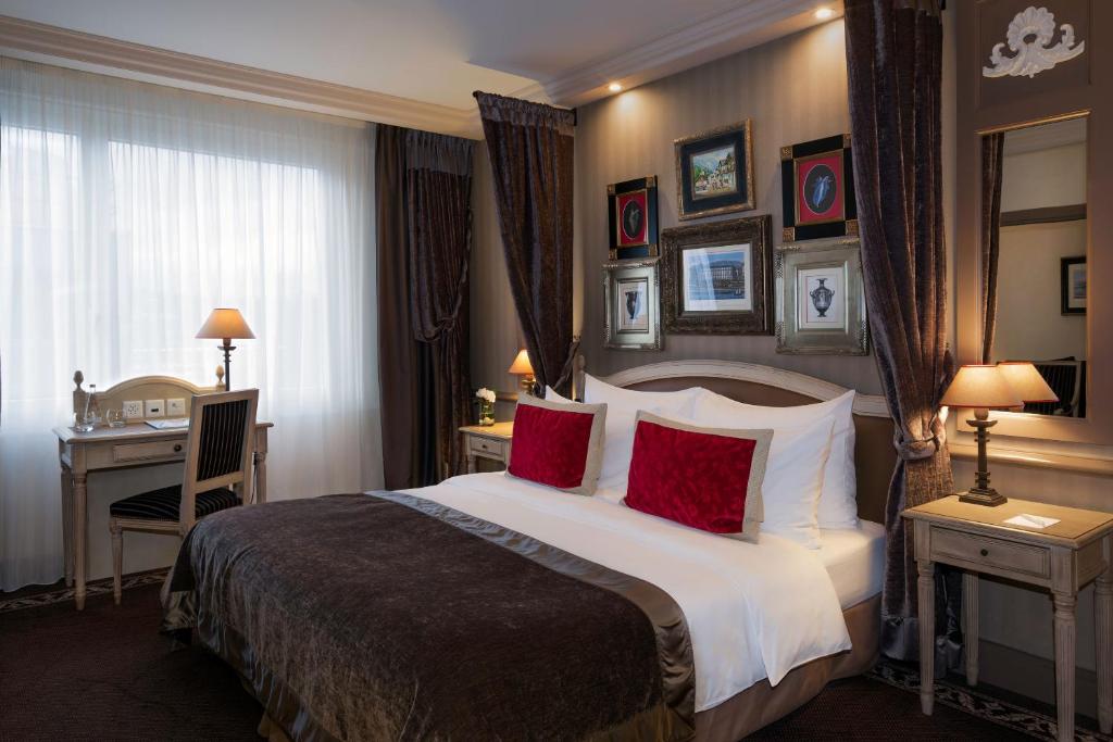 Royal Manotel 3