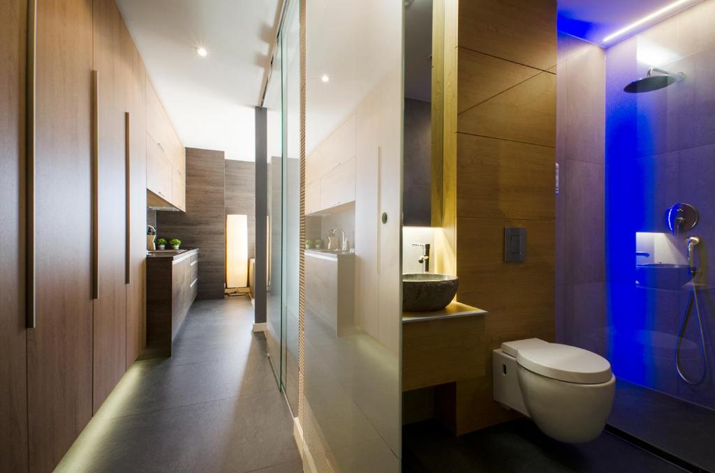 LupoApartments z Klimatyzacją do wyboru z Jacuzzi Pole Dance Parking Dostęp na Kod 7