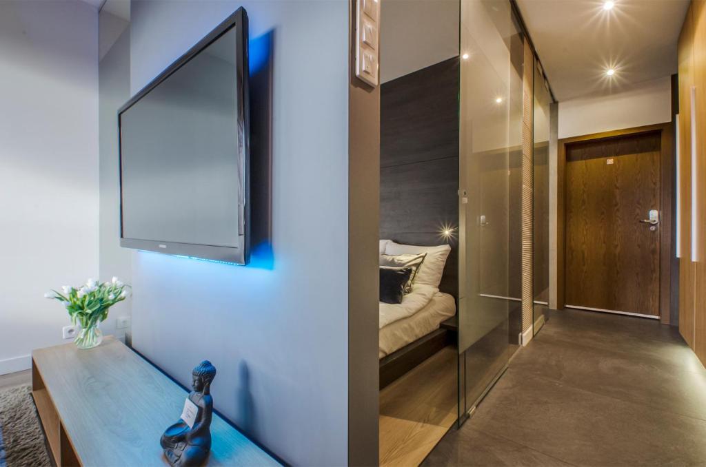 LupoApartments z Klimatyzacją do wyboru z Jacuzzi Pole Dance Parking Dostęp na Kod 6