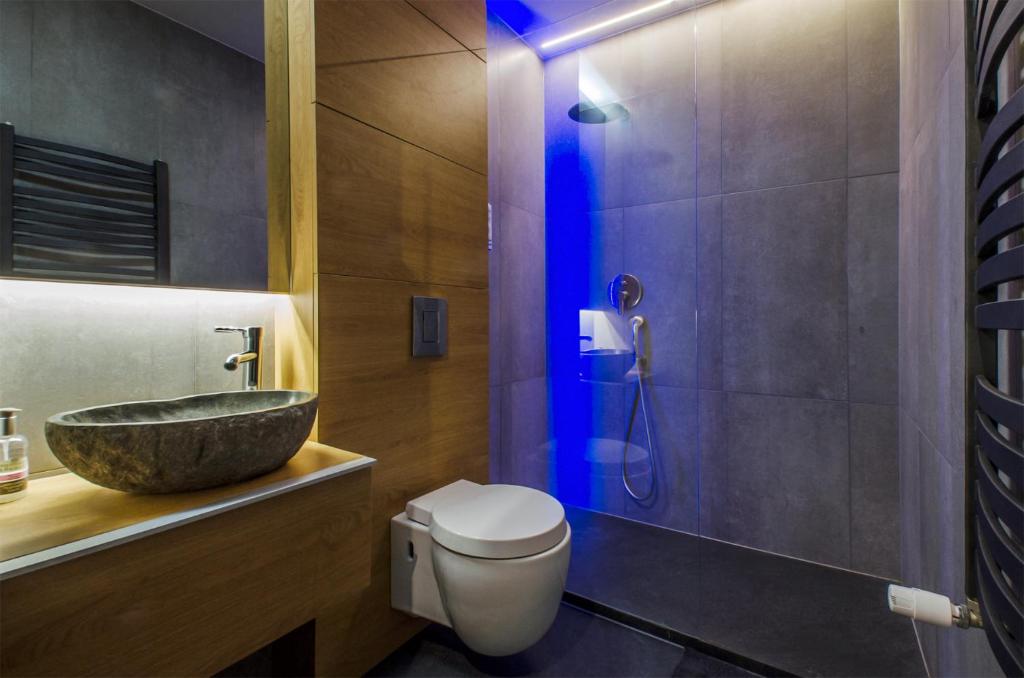 LupoApartments z Klimatyzacją do wyboru z Jacuzzi Pole Dance Parking Dostęp na Kod 3