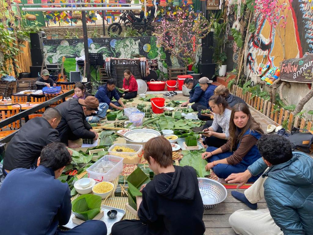 SECRET GARDEN CAT BA