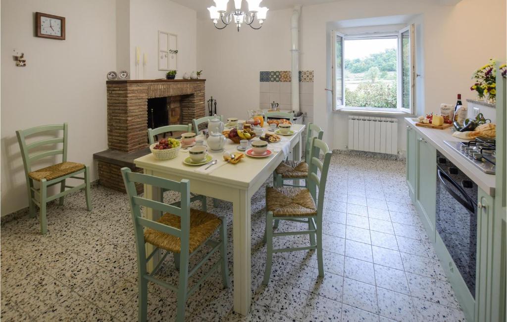 Gorgeous Home In Palazzetto Nese 3