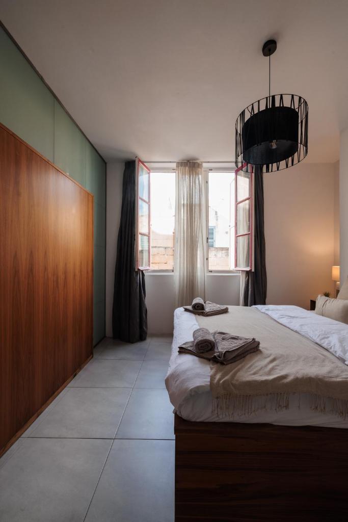 Stunning 2-Bed Apartment in Heart of Valletta 2