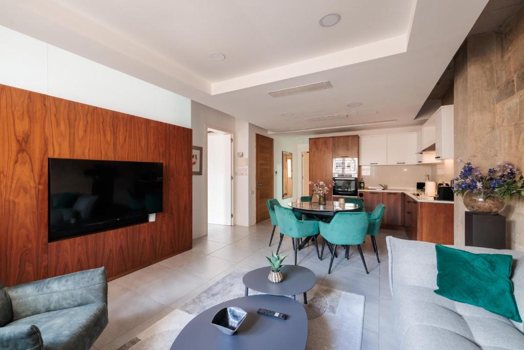 Stunning 2-Bed Apartment in Heart of Valletta 5