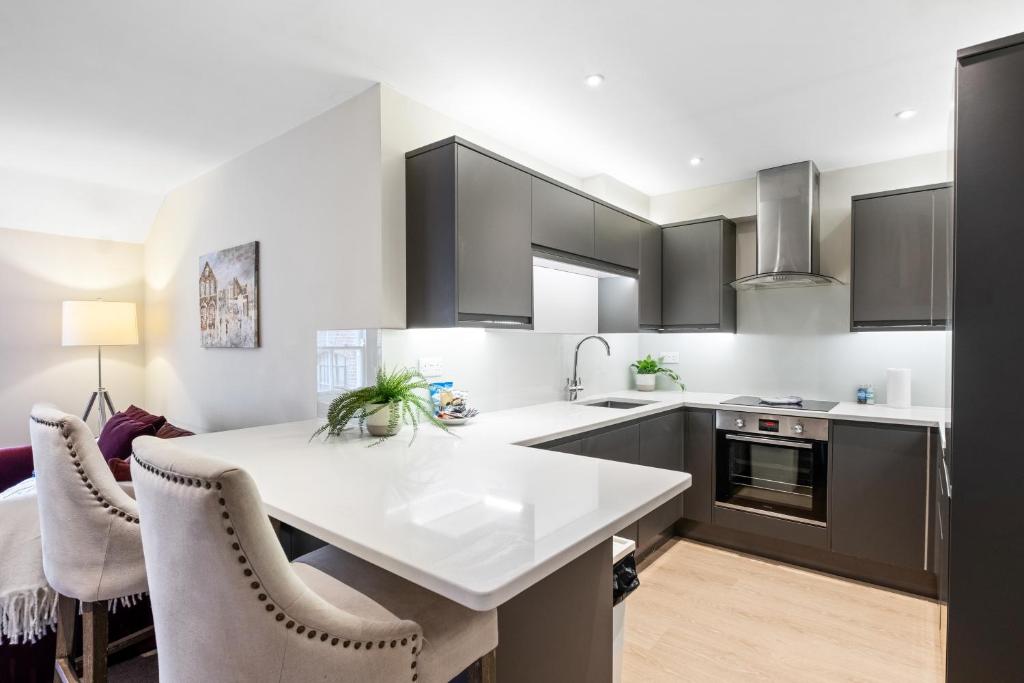 Osbourne House - BLUE 2 Bedroom,2 and half bath 8