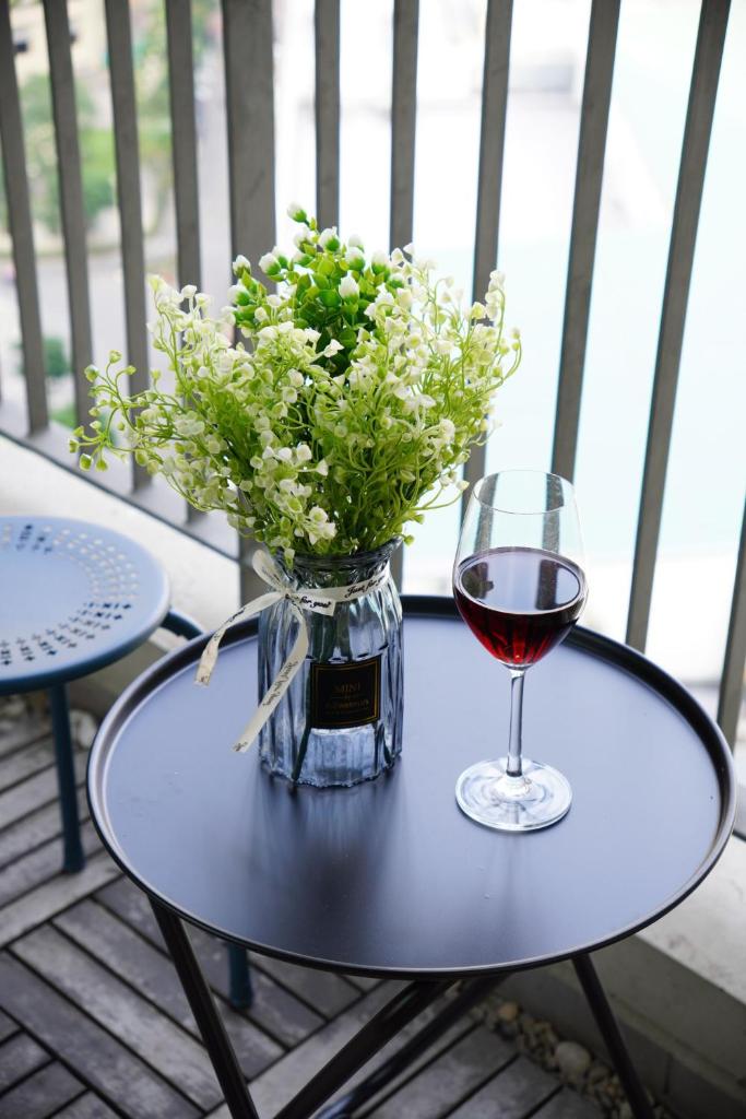 Landmark View Cozy 2 BR condo in Masteri Thao Dien